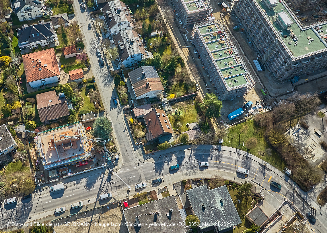 21.03.2023 - Luftbilder von der Baustelle Niederalmstraße 16 in Neuperlach